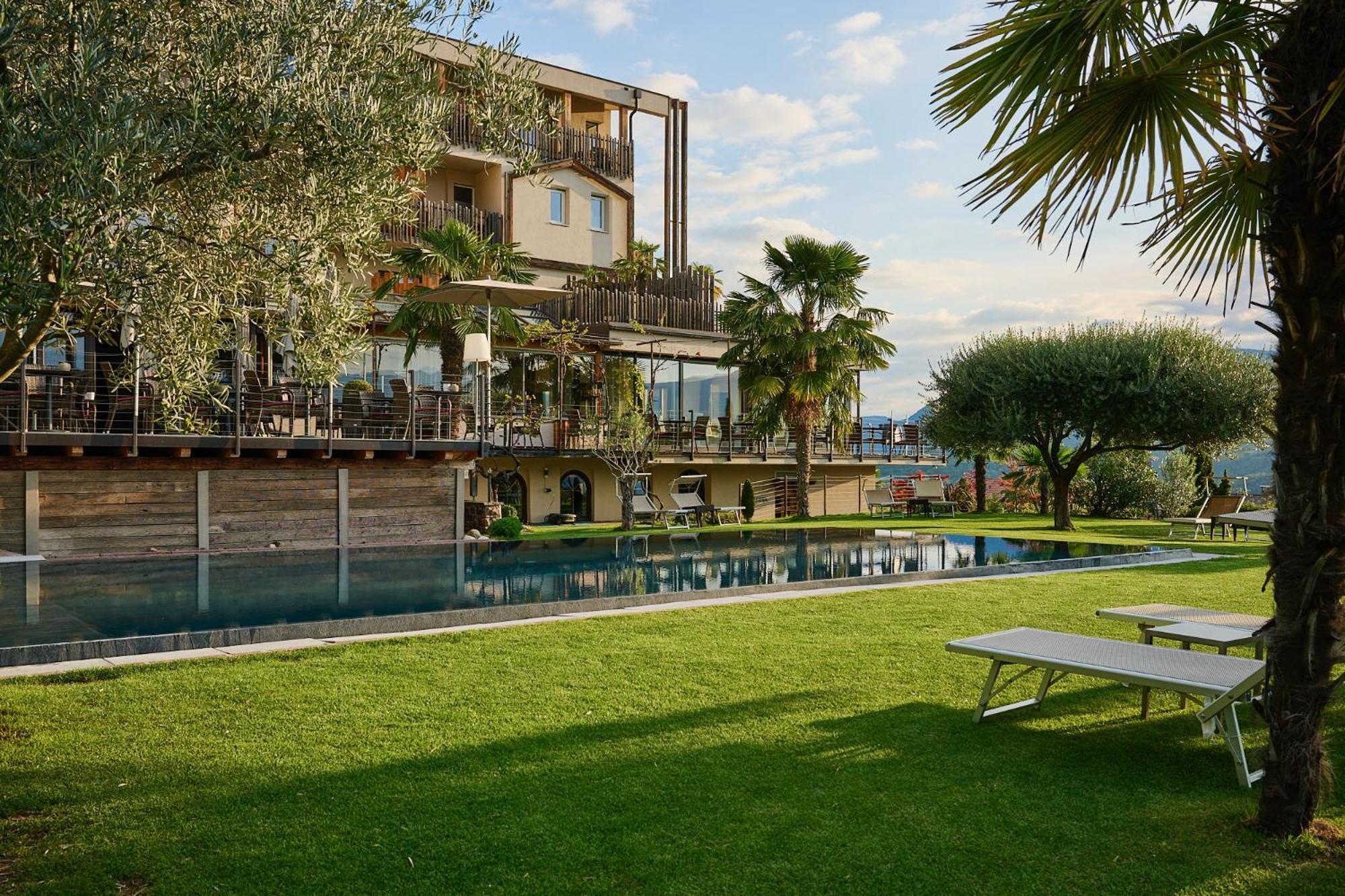 Das Panorama Designhotel Caldaro Extérieur photo